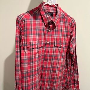 Untuckit medium slim fit button down shirt